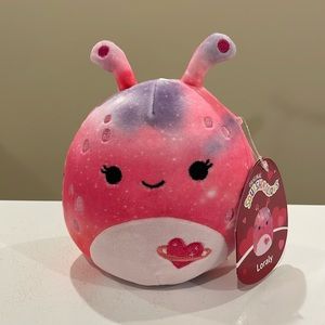 NWT 5” Loraly the Alien Valentine Squishmallow